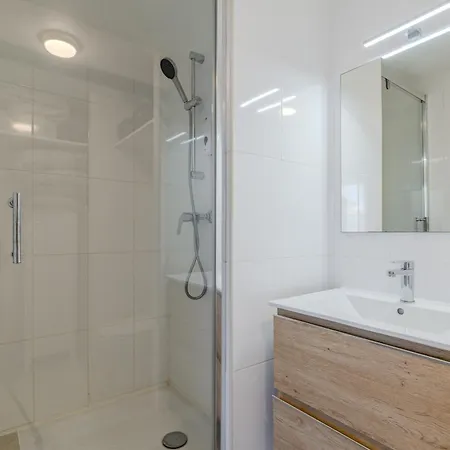 Apartment Le Jardin Roosevelt-parking-airport 15' *